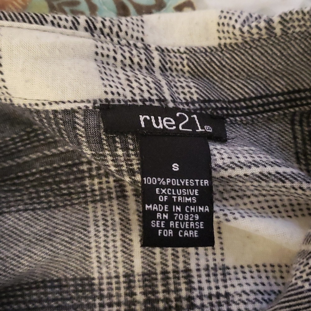 Button down flannel - Picture 2 of 3